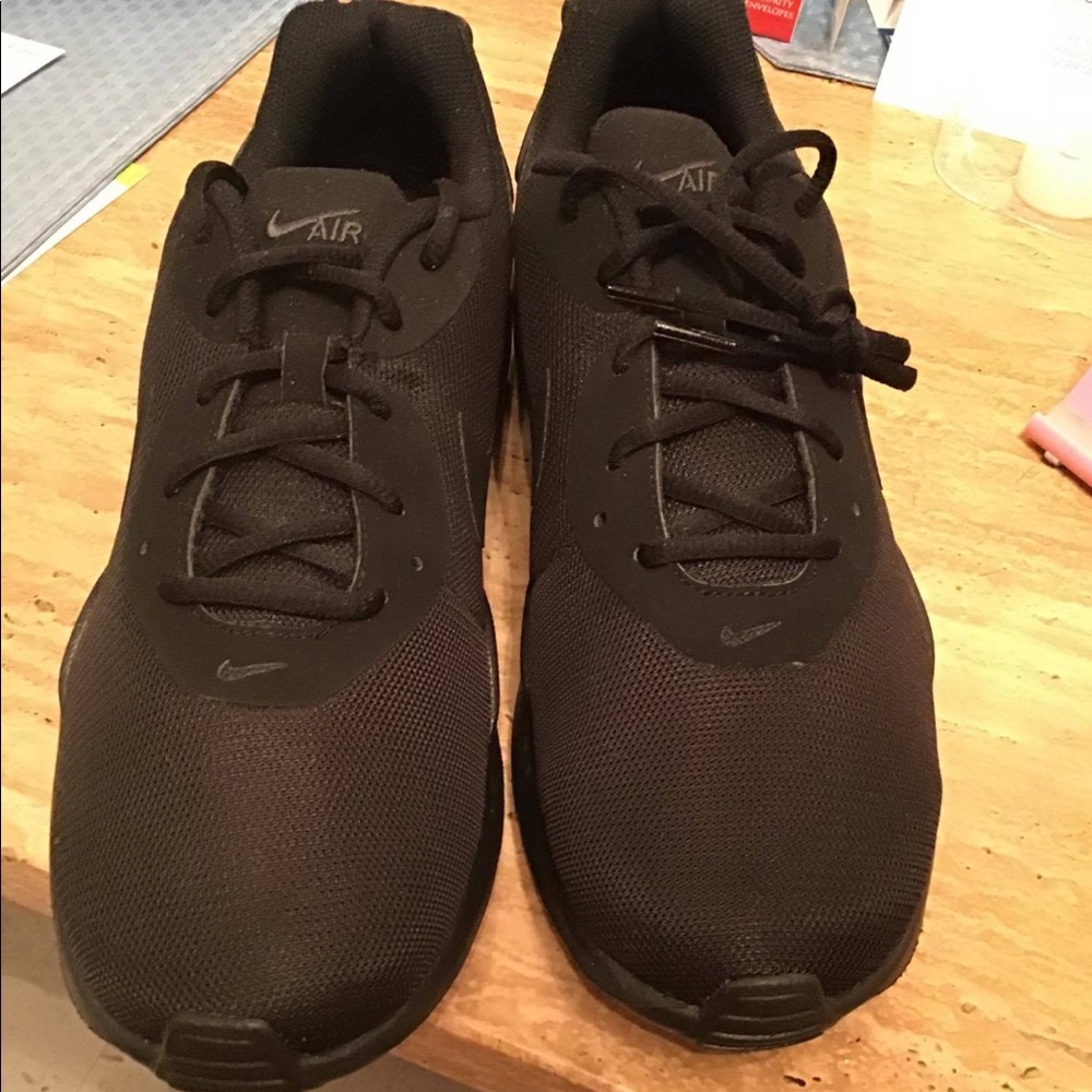 Men’s nike sneakers